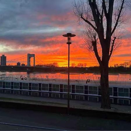 Zimmer In Koeln Exterior foto
